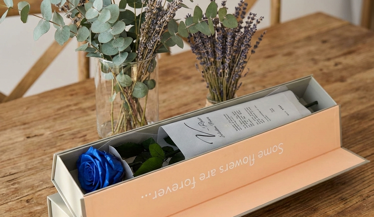 Διαχρονική Κομψότητα: Ολόκληρο Κλαδί Forever Rose σε Πολυτελές Κουτί